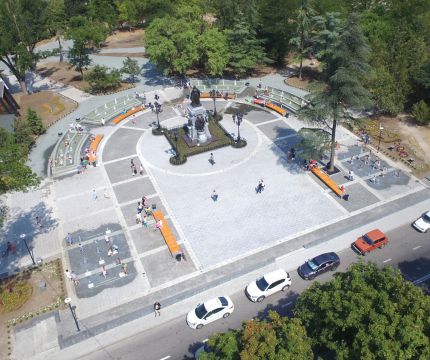 Благоустройство площади перед воссоздаваемым памятником Екатерины II в Екатерининском Саду в городе Симферополь