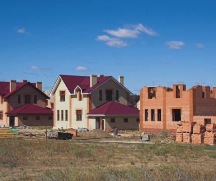 Новые инициативы Минстроя в организации строительства индивидуальных жилых домов по договорам строительного подряда