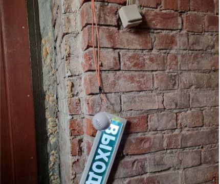 Архитекторам об инженерных системах. Светильники «выход», «стрелка» и другие знаки безопасности