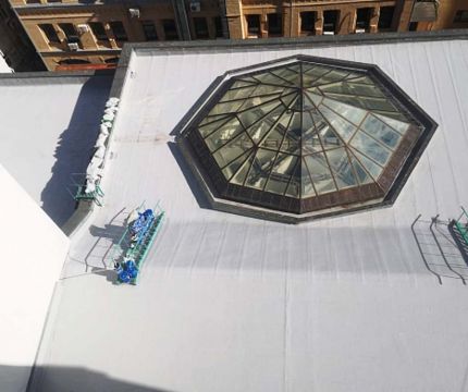 Кровельные работы после зимы: какие дефекты проявляются весной и как их правильно устранять