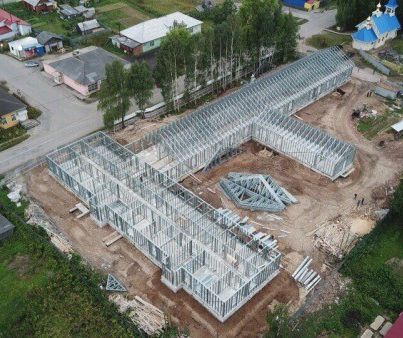 Больница из легких стальных тонкостенных конструкций строится в Плесецке